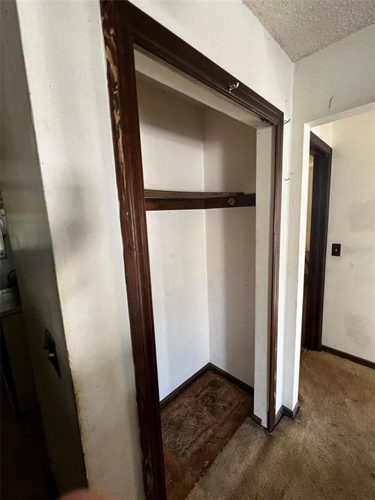 En Venta: $225,000 (4 camas, 2 baños, 1728 Pies cuadrados)