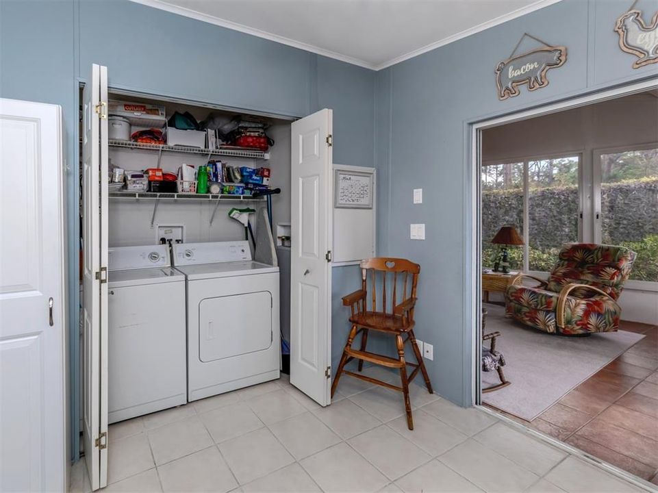 For Sale: $244,900 (3 beds, 2 baths, 1296 Square Feet)