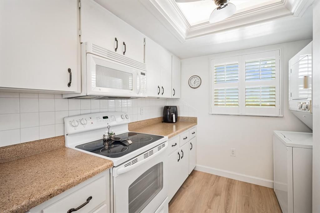 For Sale: $429,900 (2 beds, 2 baths, 1238 Square Feet)