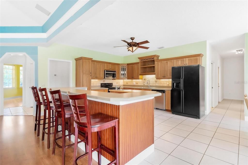 Kitchen with Breakfast Bar