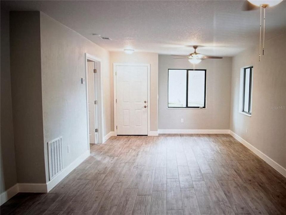 For Rent: $1,500 (2 beds, 2 baths, 994 Square Feet)