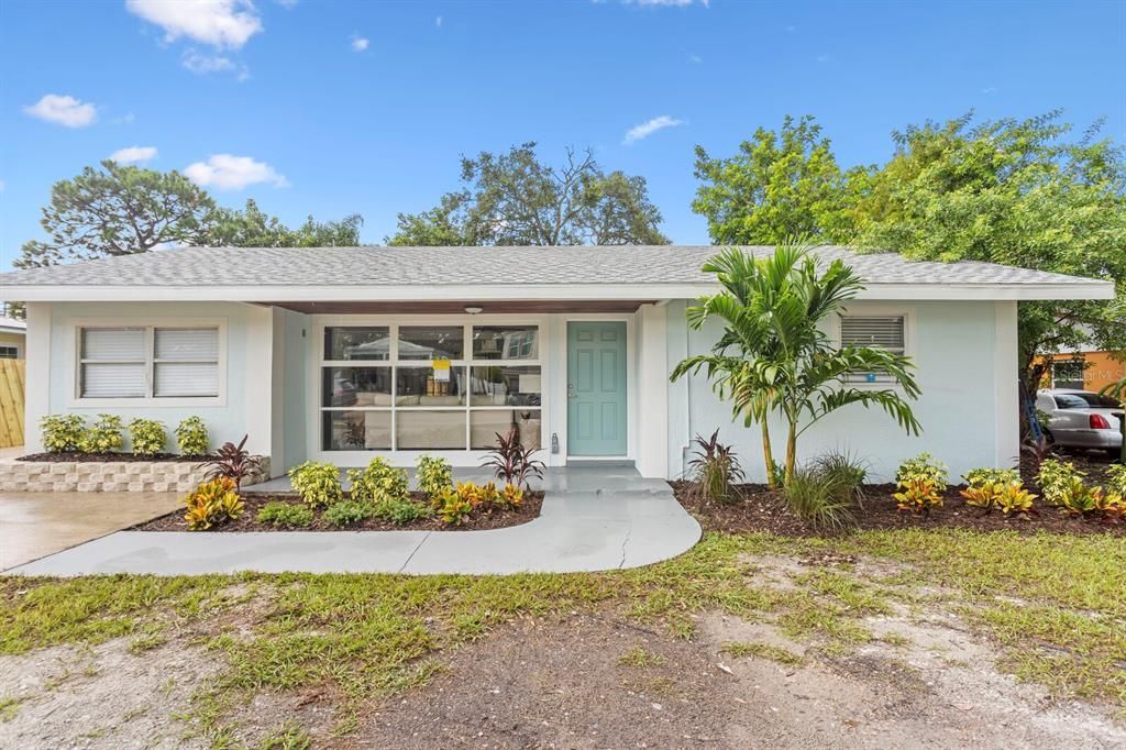 For Sale: $515,000 (3 beds, 2 baths, 1059 Square Feet)