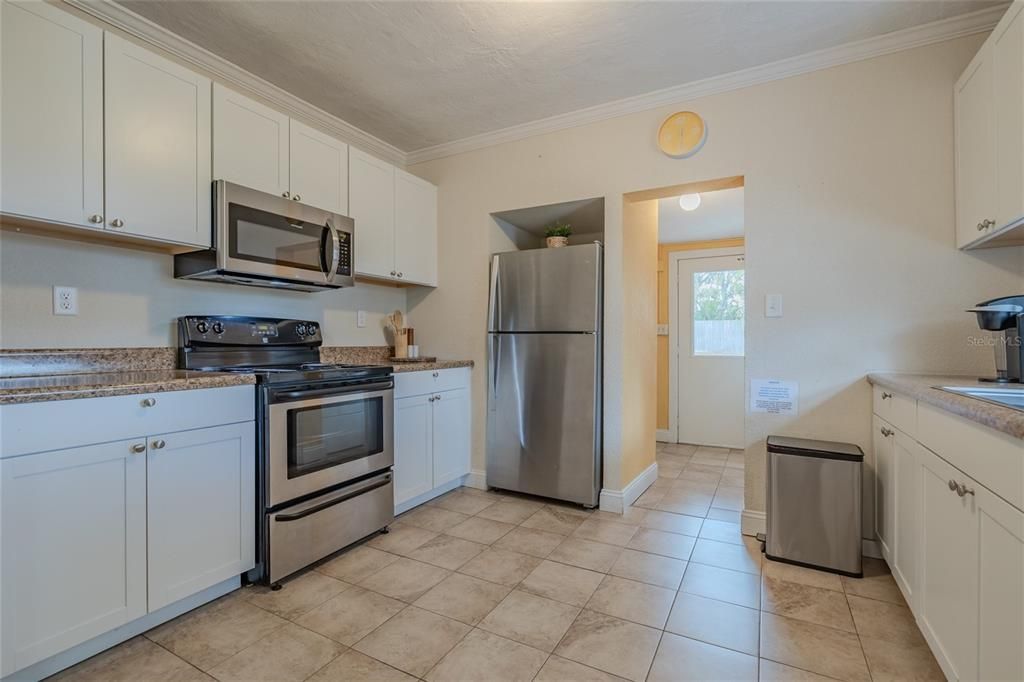 For Sale: $267,888 (3 beds, 2 baths, 1355 Square Feet)