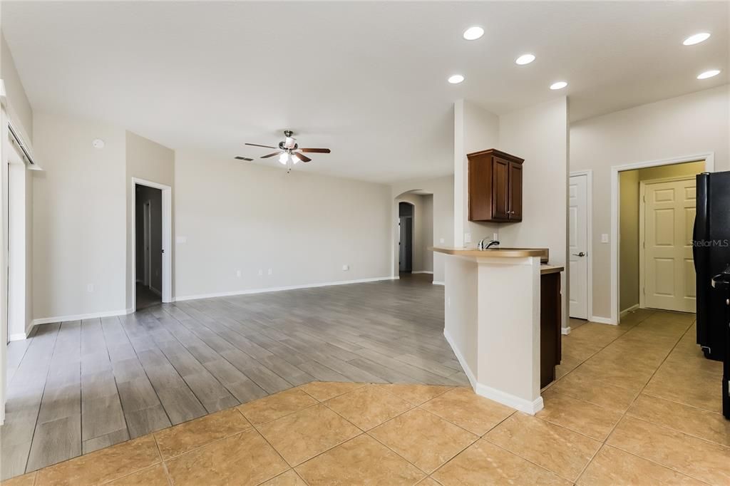 For Rent: $2,235 (3 beds, 2 baths, 1564 Square Feet)