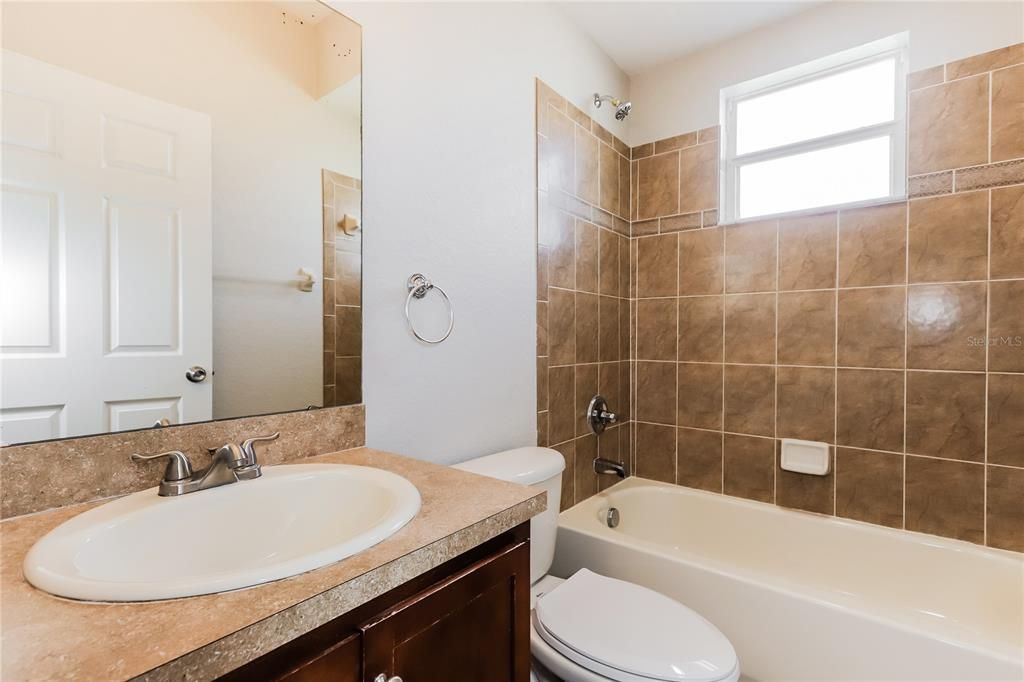 For Rent: $2,235 (3 beds, 2 baths, 1564 Square Feet)