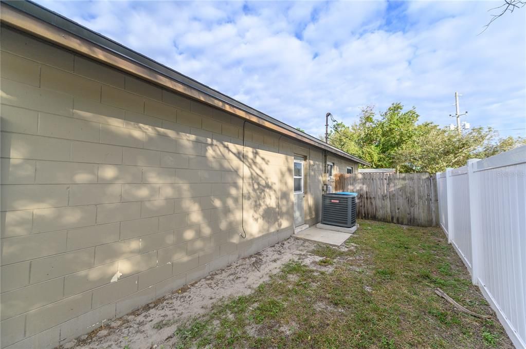 Right Side of the house. Side entrance to garage.