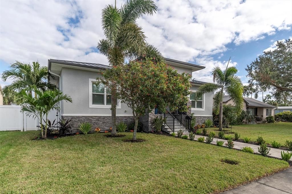 For Sale: $1,200,000 (3 beds, 2 baths, 2236 Square Feet)