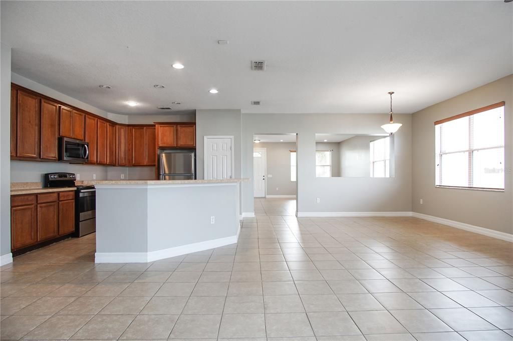 For Rent: $1,725 (3 beds, 2 baths, 2201 Square Feet)