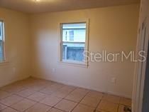 For Rent: $1,200 (3 beds, 1 baths, 792 Square Feet)