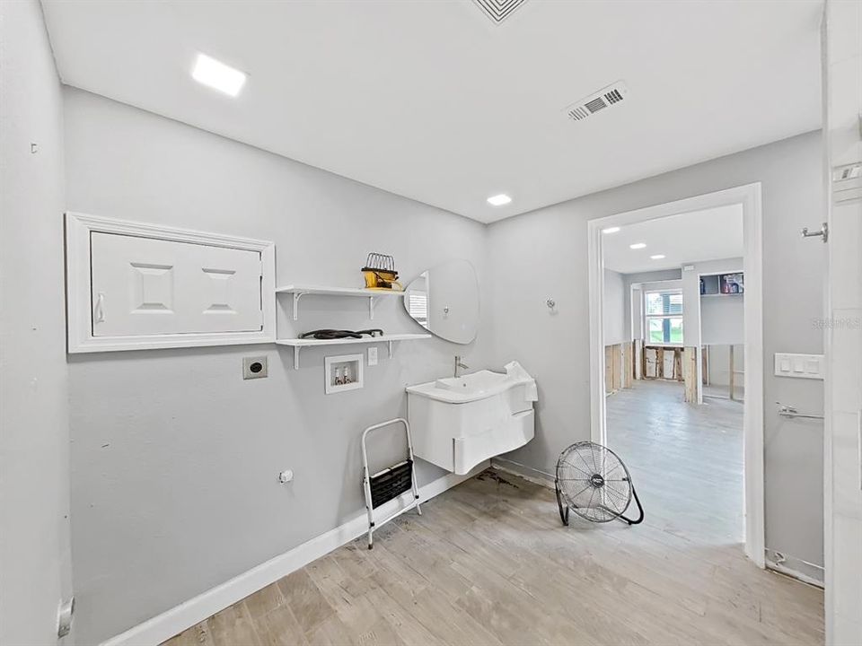 For Sale: $278,000 (2 beds, 2 baths, 1020 Square Feet)