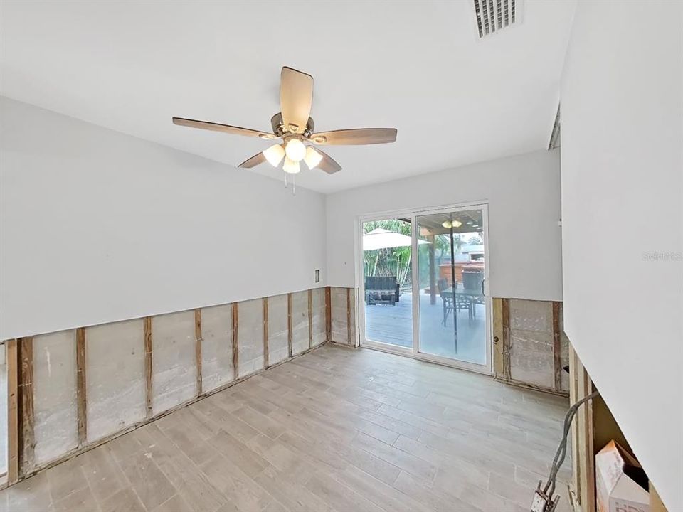 For Sale: $278,000 (2 beds, 2 baths, 1020 Square Feet)