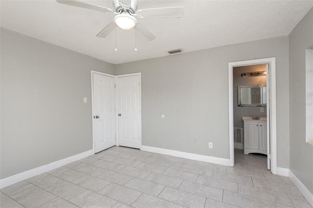 For Sale: $289,900 (3 beds, 2 baths, 1300 Square Feet)