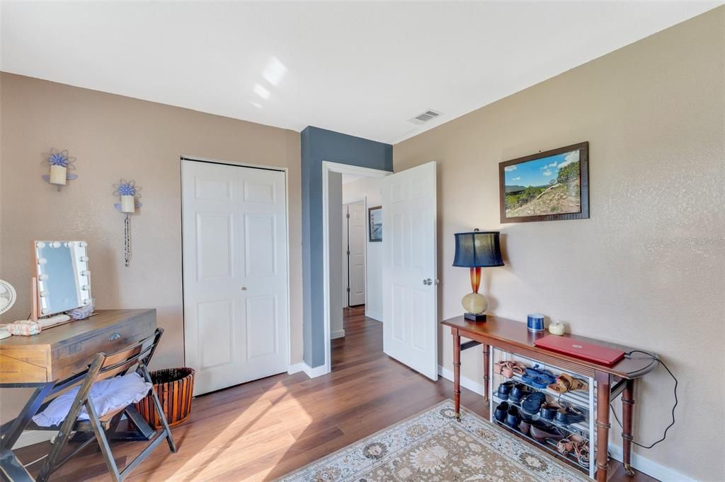 For Sale: $239,000 (2 beds, 2 baths, 912 Square Feet)