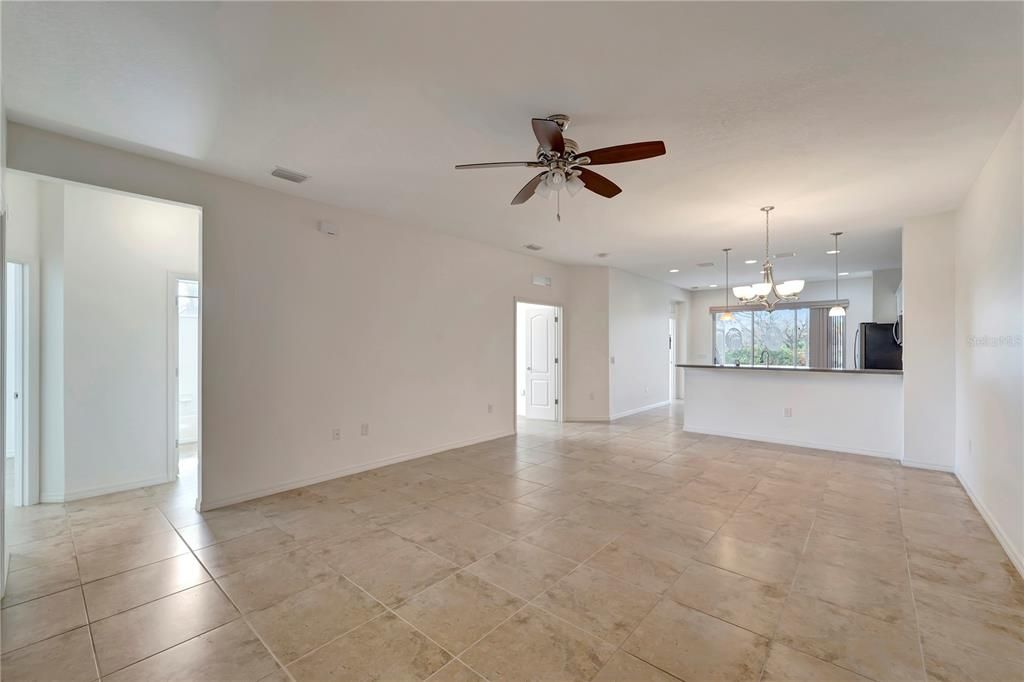 For Sale: $349,000 (2 beds, 2 baths, 1560 Square Feet)