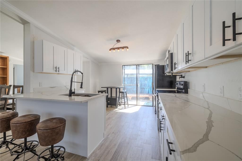 For Sale: $479,000 (2 beds, 2 baths, 1176 Square Feet)