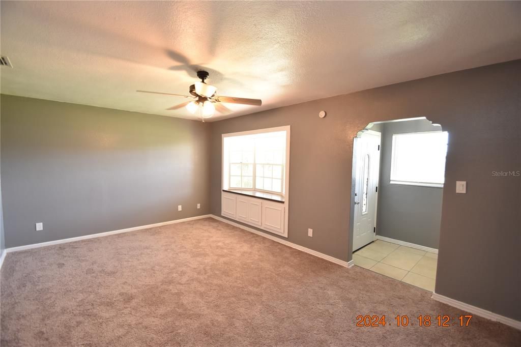 For Rent: $2,495 (4 beds, 2 baths, 1654 Square Feet)