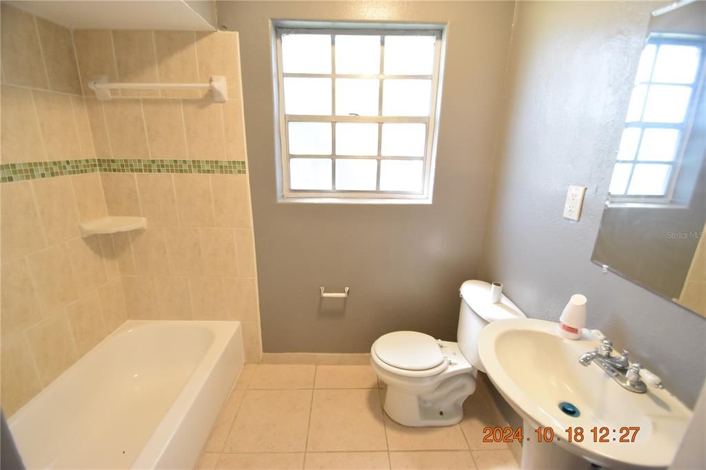 For Rent: $2,495 (4 beds, 2 baths, 1654 Square Feet)