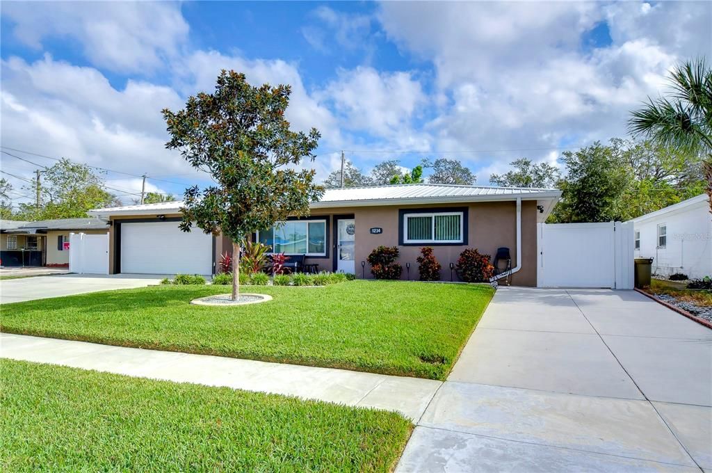 Beautiful curb appeal!