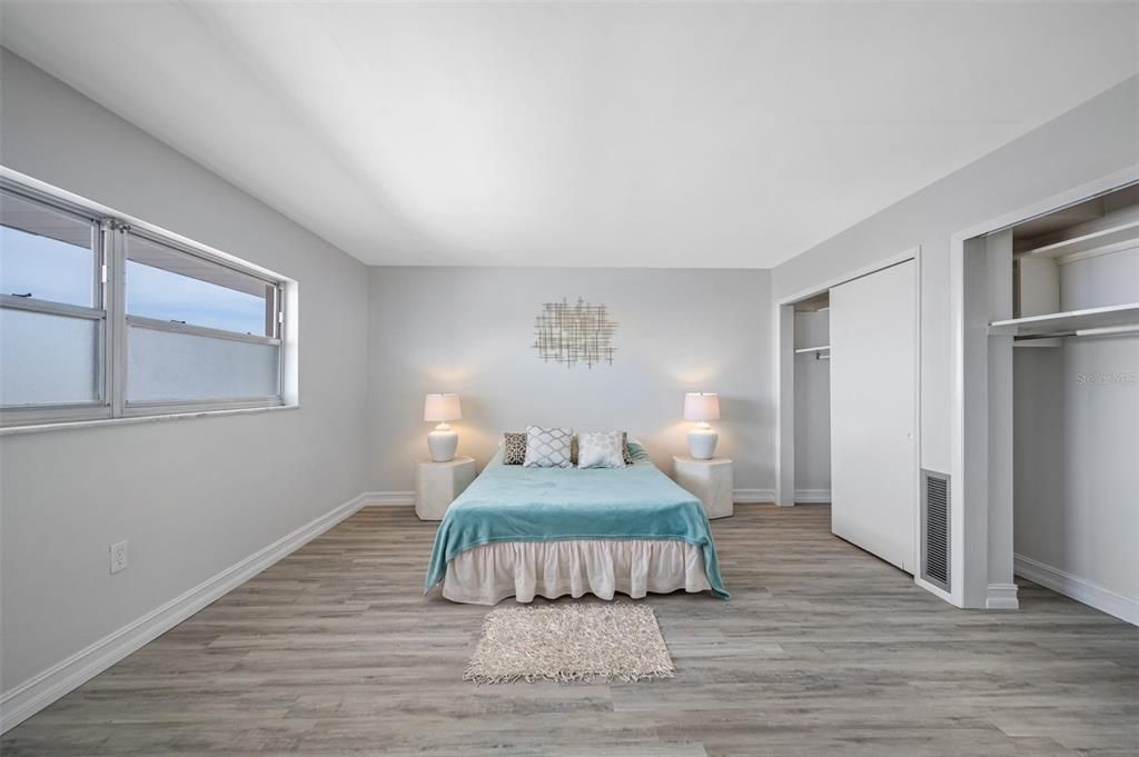 For Sale: $529,000 (2 beds, 2 baths, 2670 Square Feet)