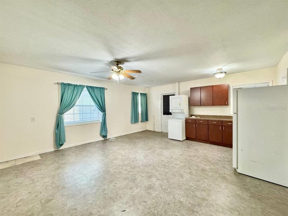 For Rent: $1,100 (1 beds, 1 baths, 480 Square Feet)