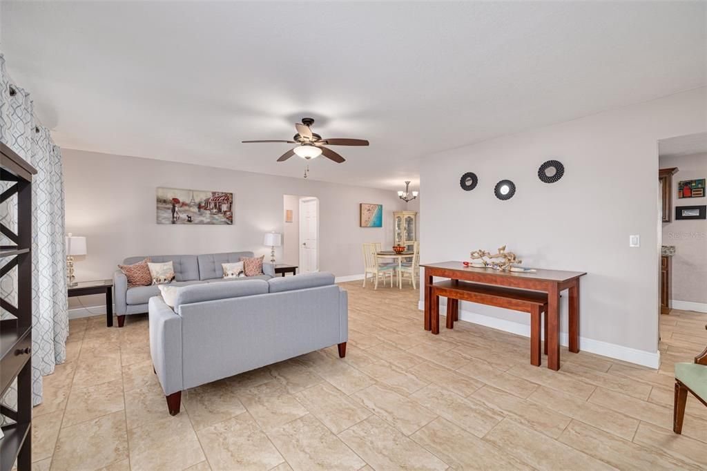 For Sale: $380,000 (2 beds, 2 baths, 1649 Square Feet)