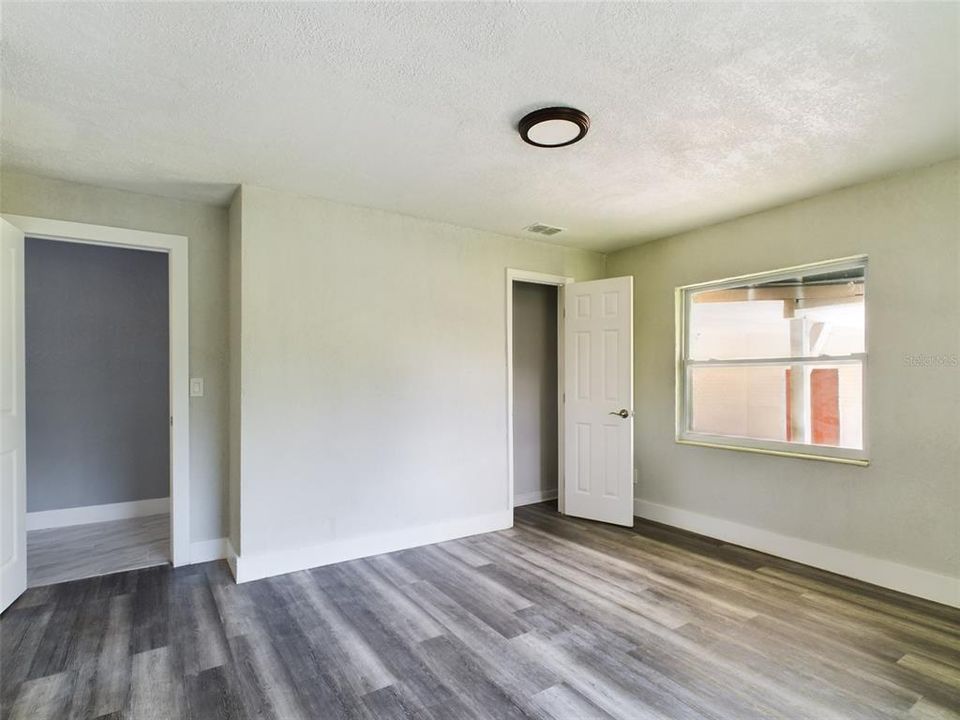 For Sale: $359,900 (3 beds, 1 baths, 1922 Square Feet)