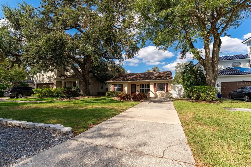 For Sale: $674,900 (3 beds, 2 baths, 1667 Square Feet)