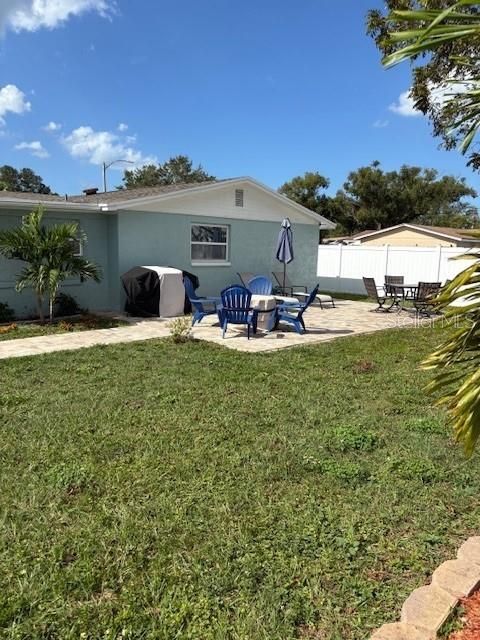 For Rent: $2,400 (3 beds, 2 baths, 1365 Square Feet)