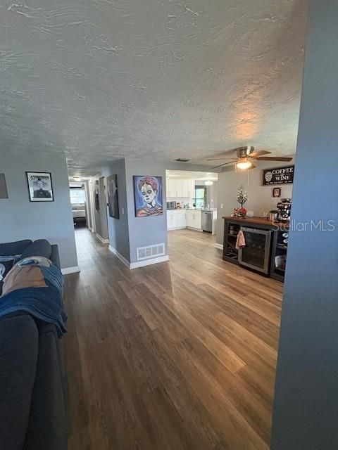 For Rent: $2,400 (3 beds, 2 baths, 1365 Square Feet)