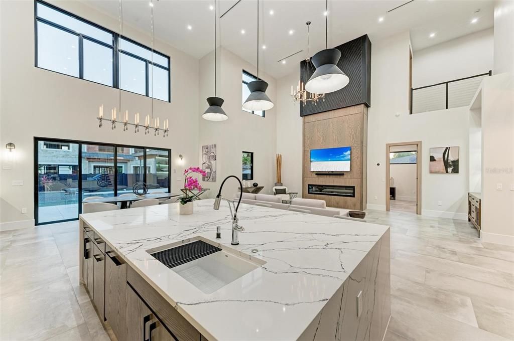 For Sale: $2,795,000 (5 beds, 5 baths, 4284 Square Feet)