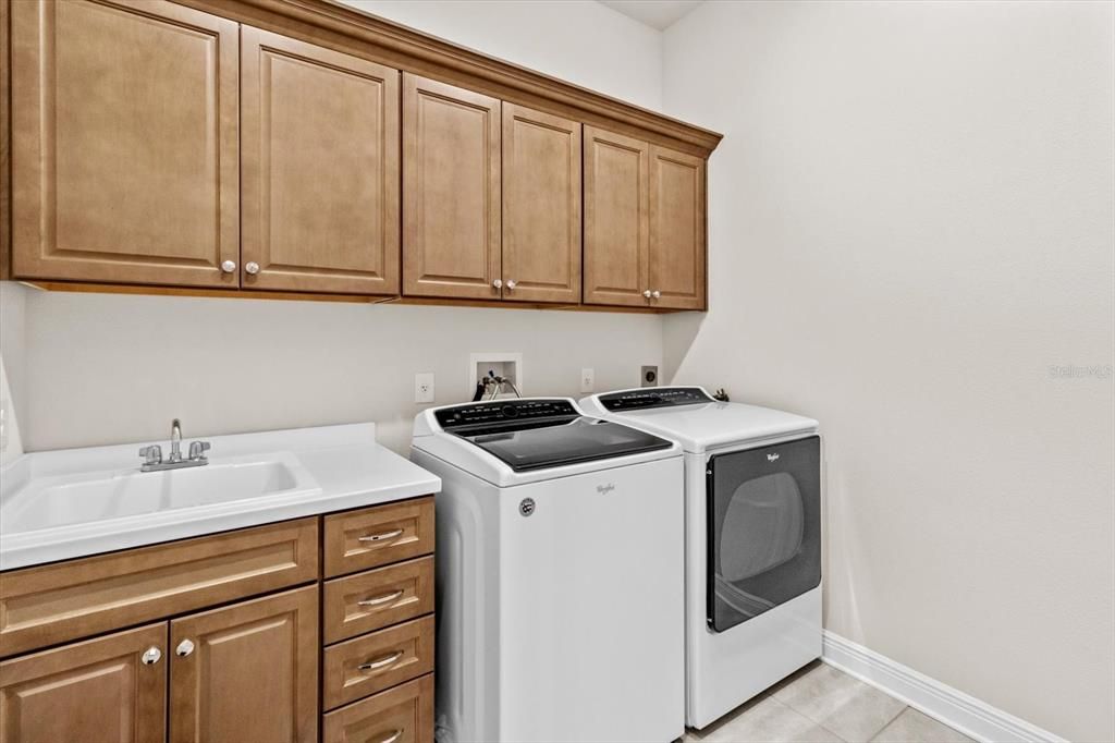 For Sale: $649,500 (3 beds, 2 baths, 2250 Square Feet)