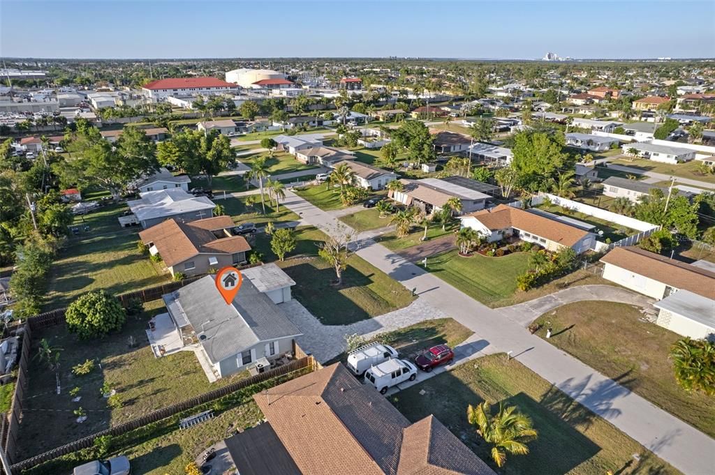 For Sale: $305,000 (3 beds, 2 baths, 1242 Square Feet)