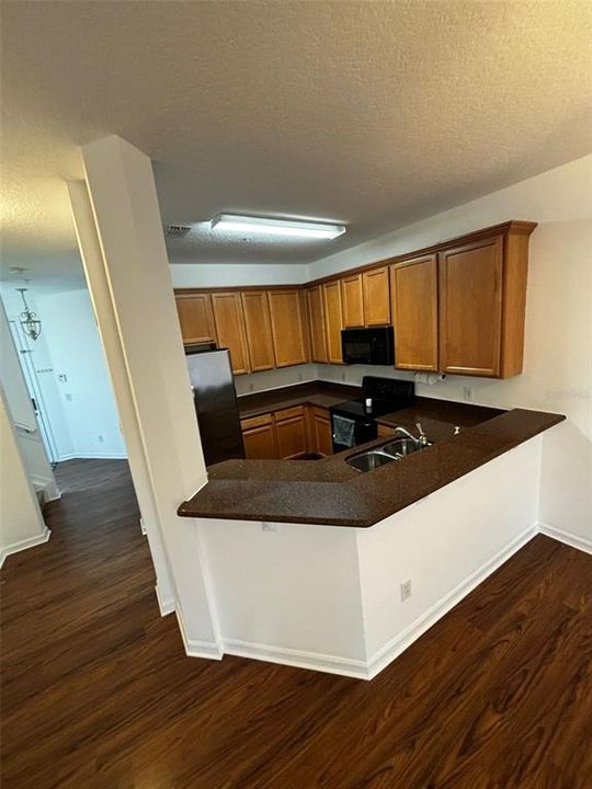 For Rent: $2,500 (3 beds, 2 baths, 1756 Square Feet)