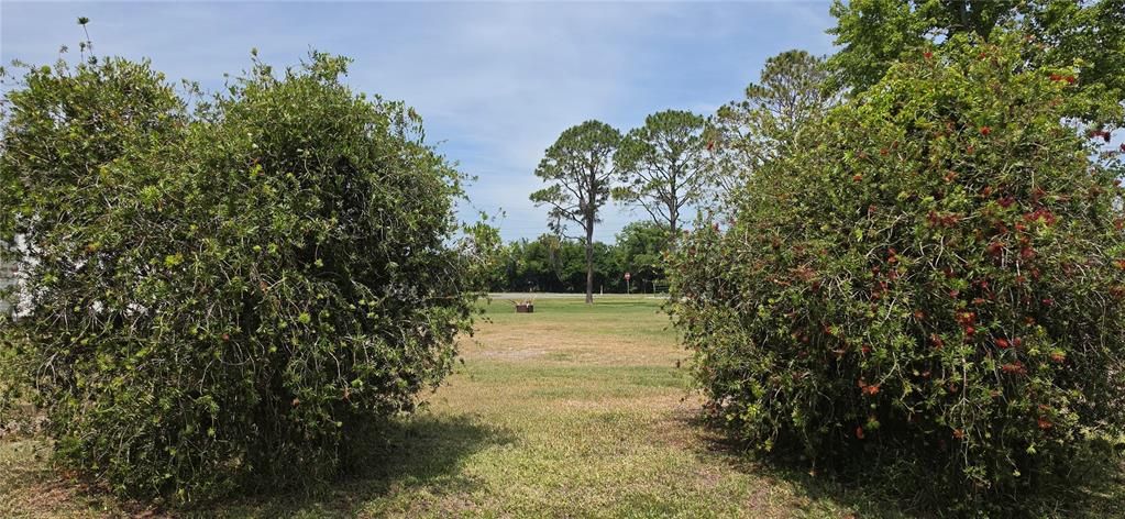 For Sale: $210,000 (2 beds, 1 baths, 720 Square Feet)