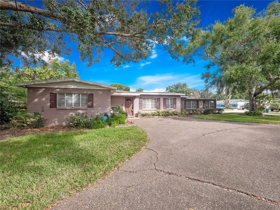 For Sale: $475,000 (3 beds, 2 baths, 2214 Square Feet)