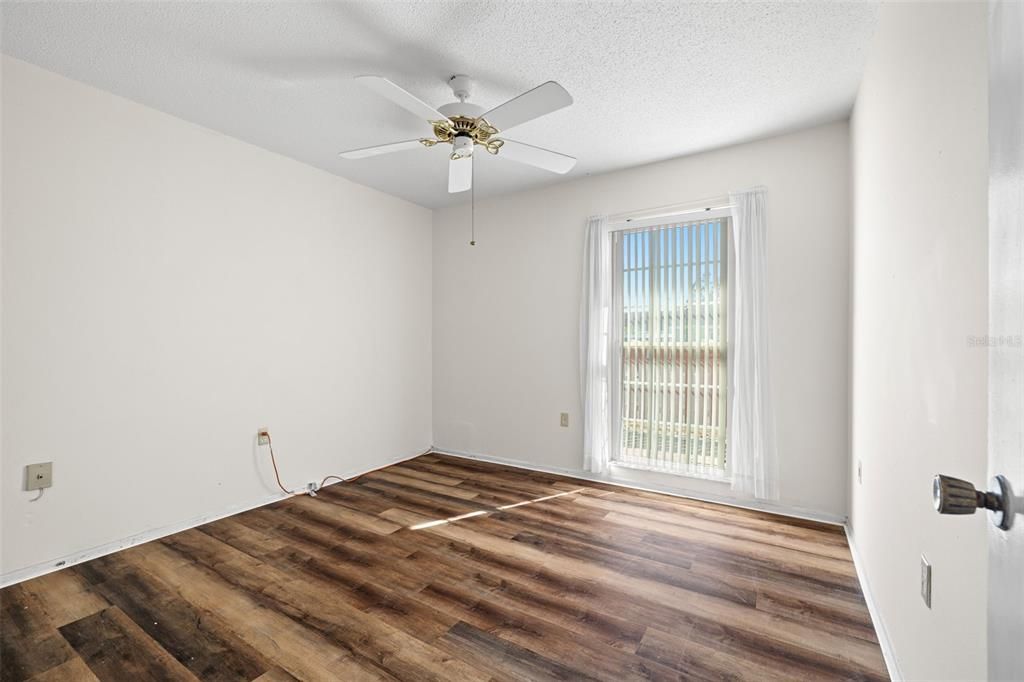 For Sale: $200,000 (2 beds, 2 baths, 1064 Square Feet)