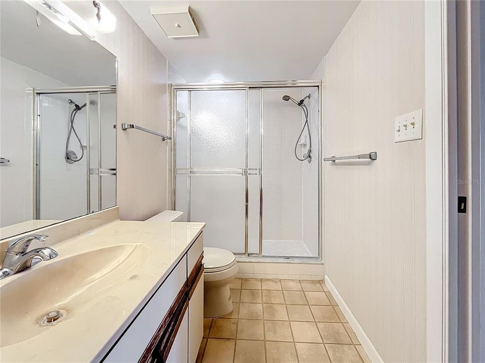 For Sale: $217,900 (2 beds, 2 baths, 1280 Square Feet)