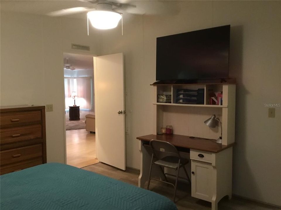 For Sale: $175,000 (2 beds, 2 baths, 972 Square Feet)