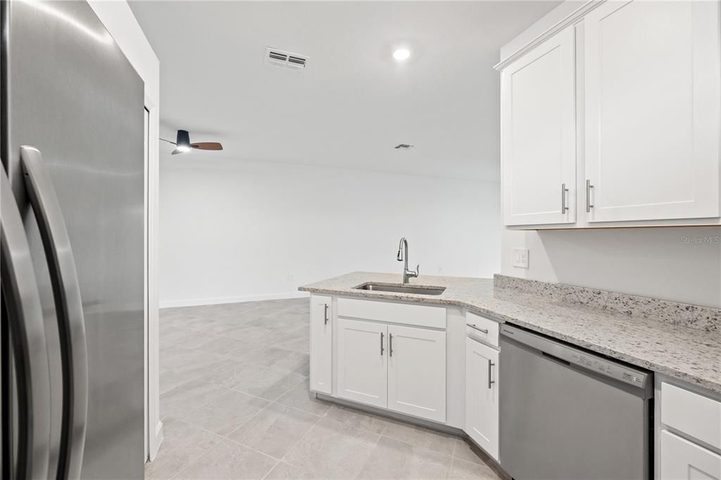 For Sale: $424,900 (2 beds, 2 baths, 1564 Square Feet)