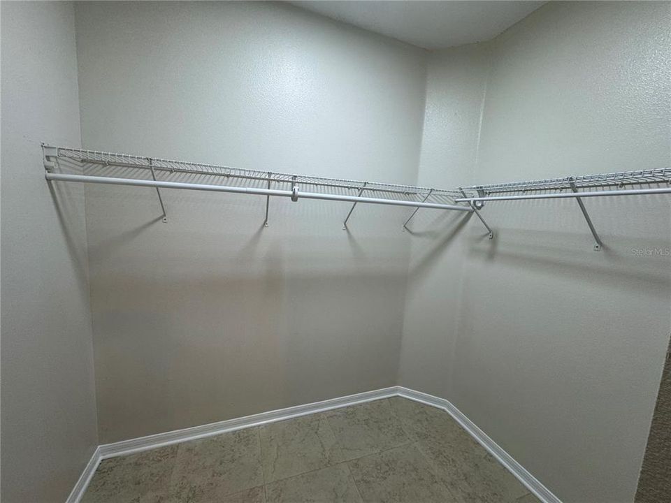 Walking closet