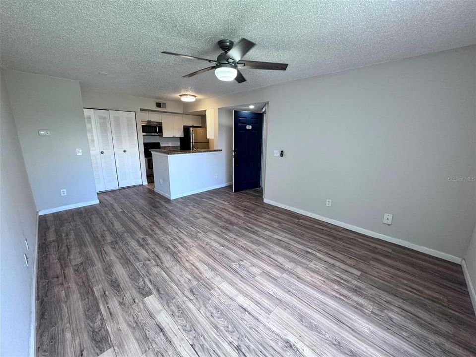 For Sale: $162,500 (1 beds, 1 baths, 597 Square Feet)