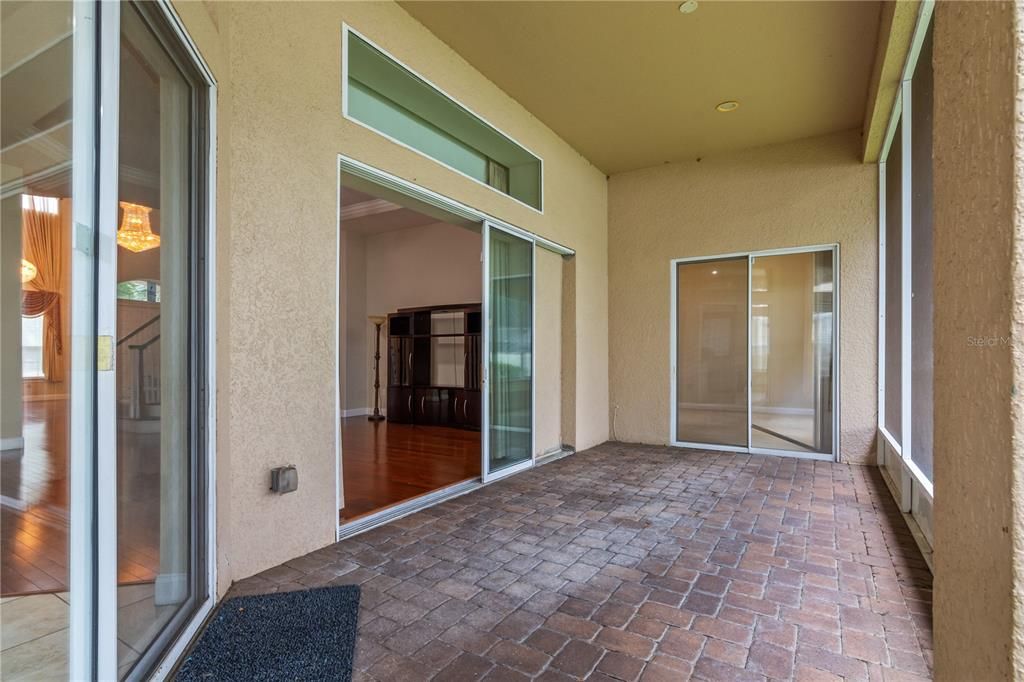 Screened-In Lanai / Florida Room