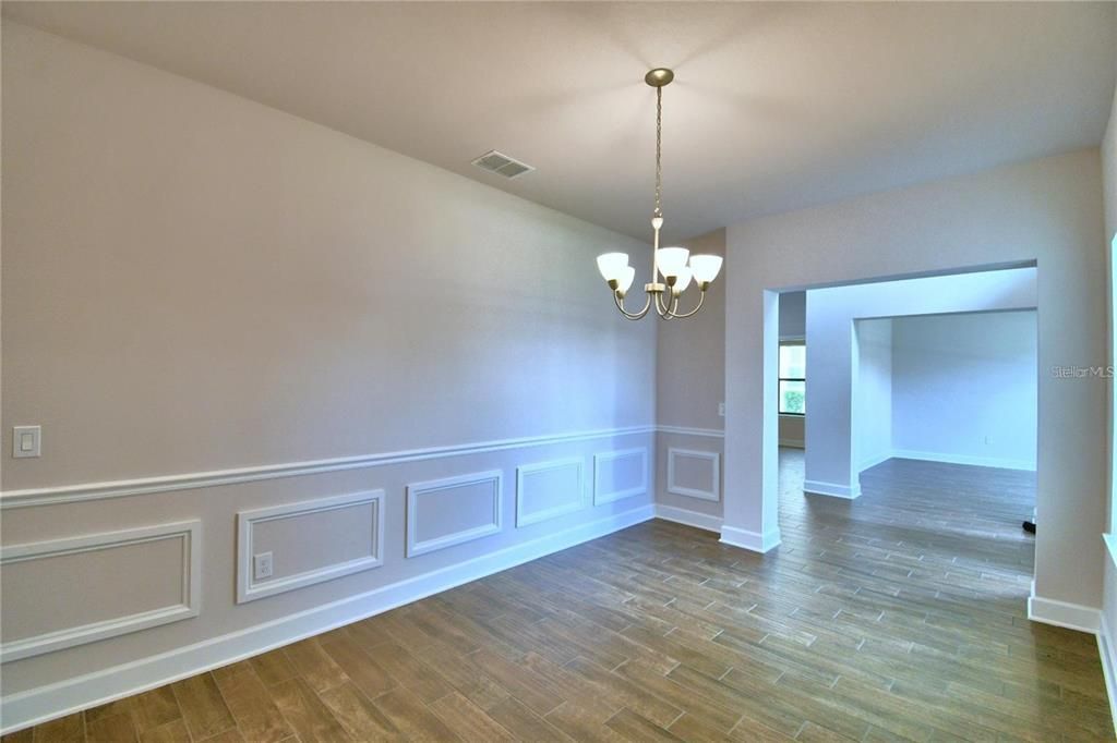 Sample Dining Room with Wainscotting