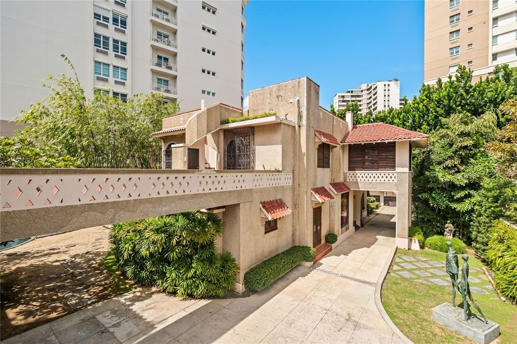 En Venta: $5,590,000 (5 camas, 3 baños, 4006 Pies cuadrados)