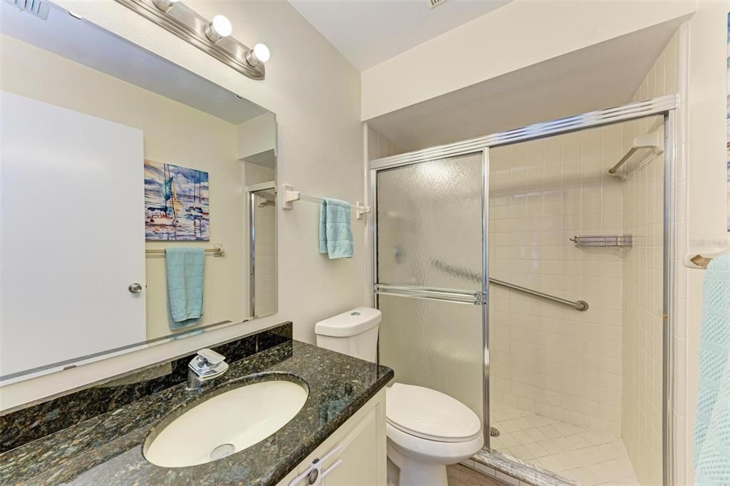 For Sale: $299,000 (2 beds, 2 baths, 1086 Square Feet)