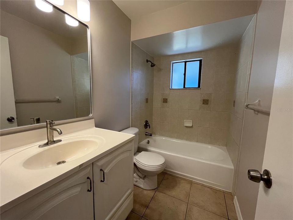 For Rent: $2,000 (3 beds, 2 baths, 1125 Square Feet)