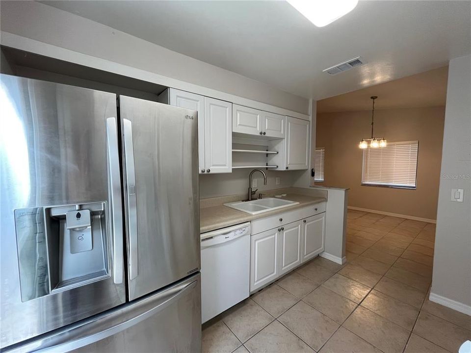 For Rent: $2,000 (3 beds, 2 baths, 1125 Square Feet)