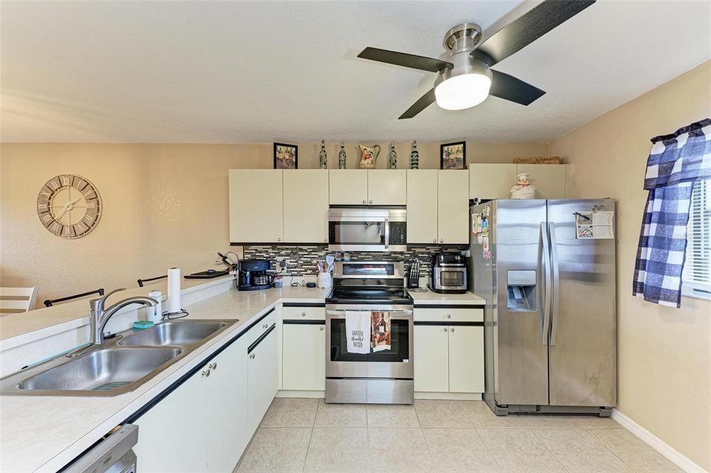 For Sale: $235,000 (2 beds, 2 baths, 1153 Square Feet)