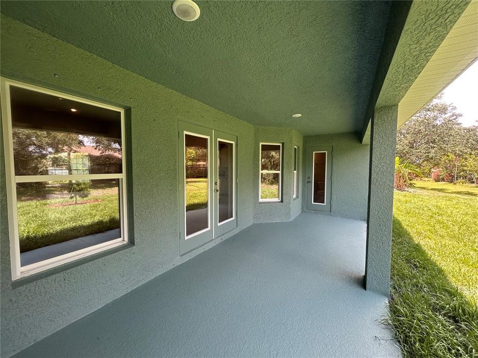 合同活跃: $383,100 (4 贝兹, 2 浴室, 2330 平方英尺)