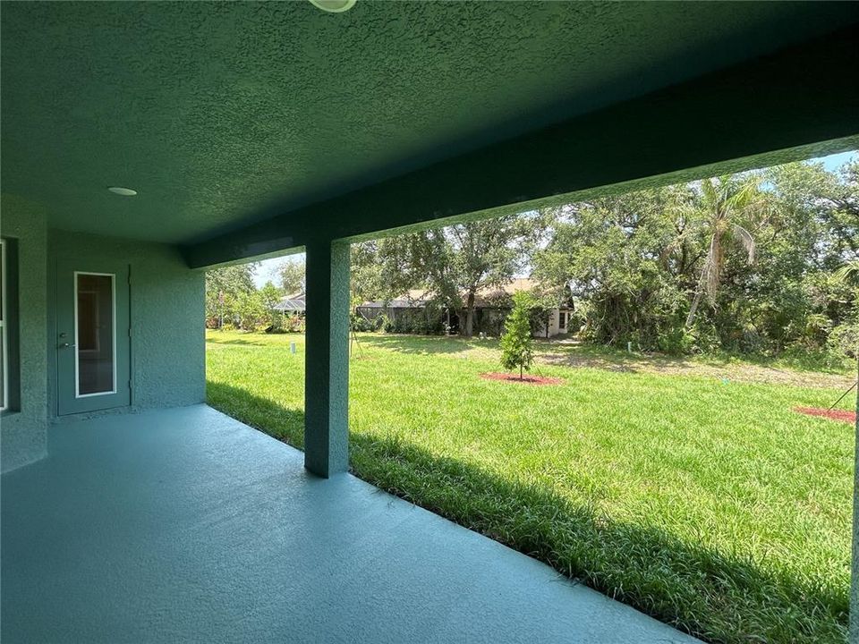 合同活跃: $383,100 (4 贝兹, 2 浴室, 2330 平方英尺)